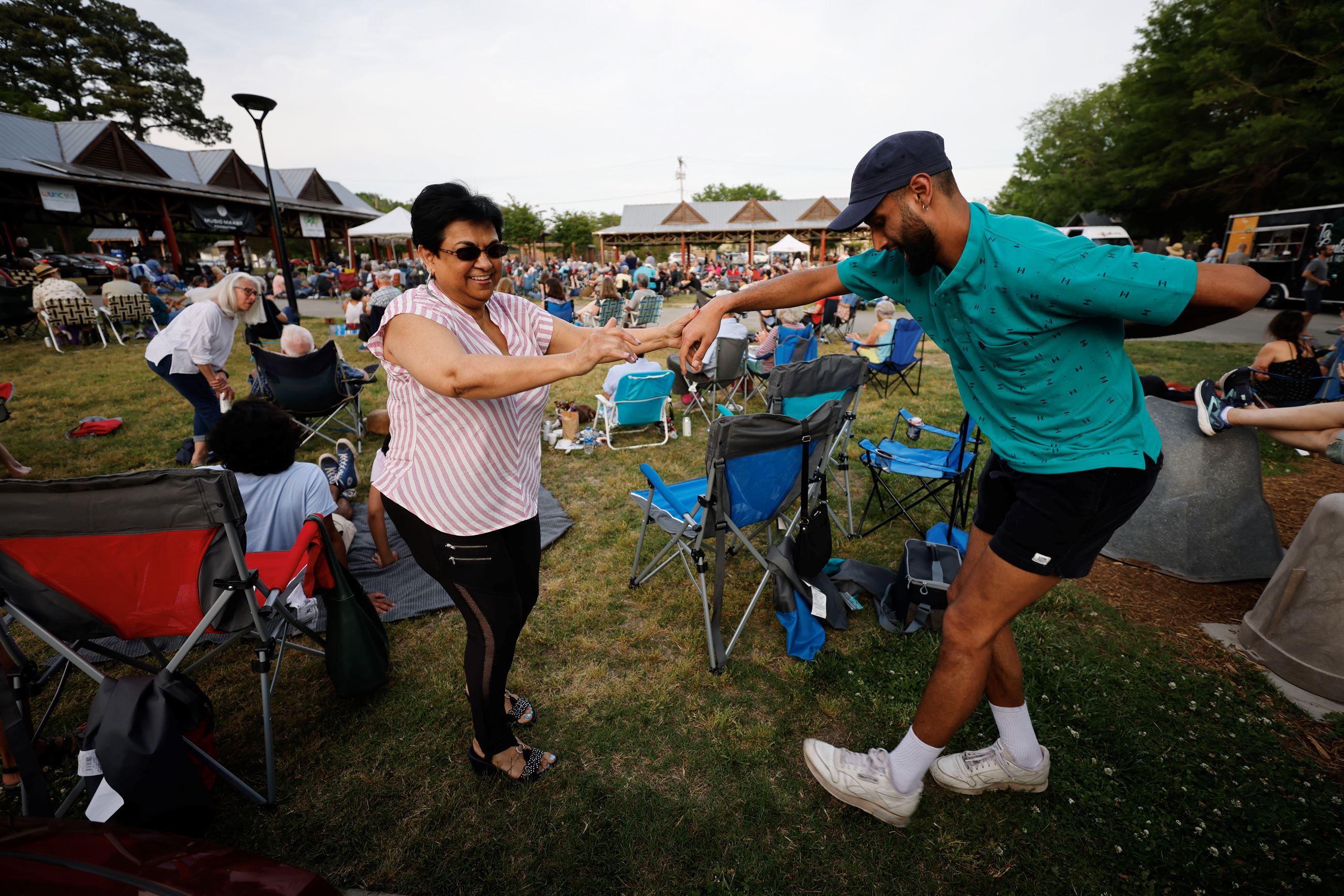 Carrboro crowd enjoys a Freight Train Blues 2023 concert